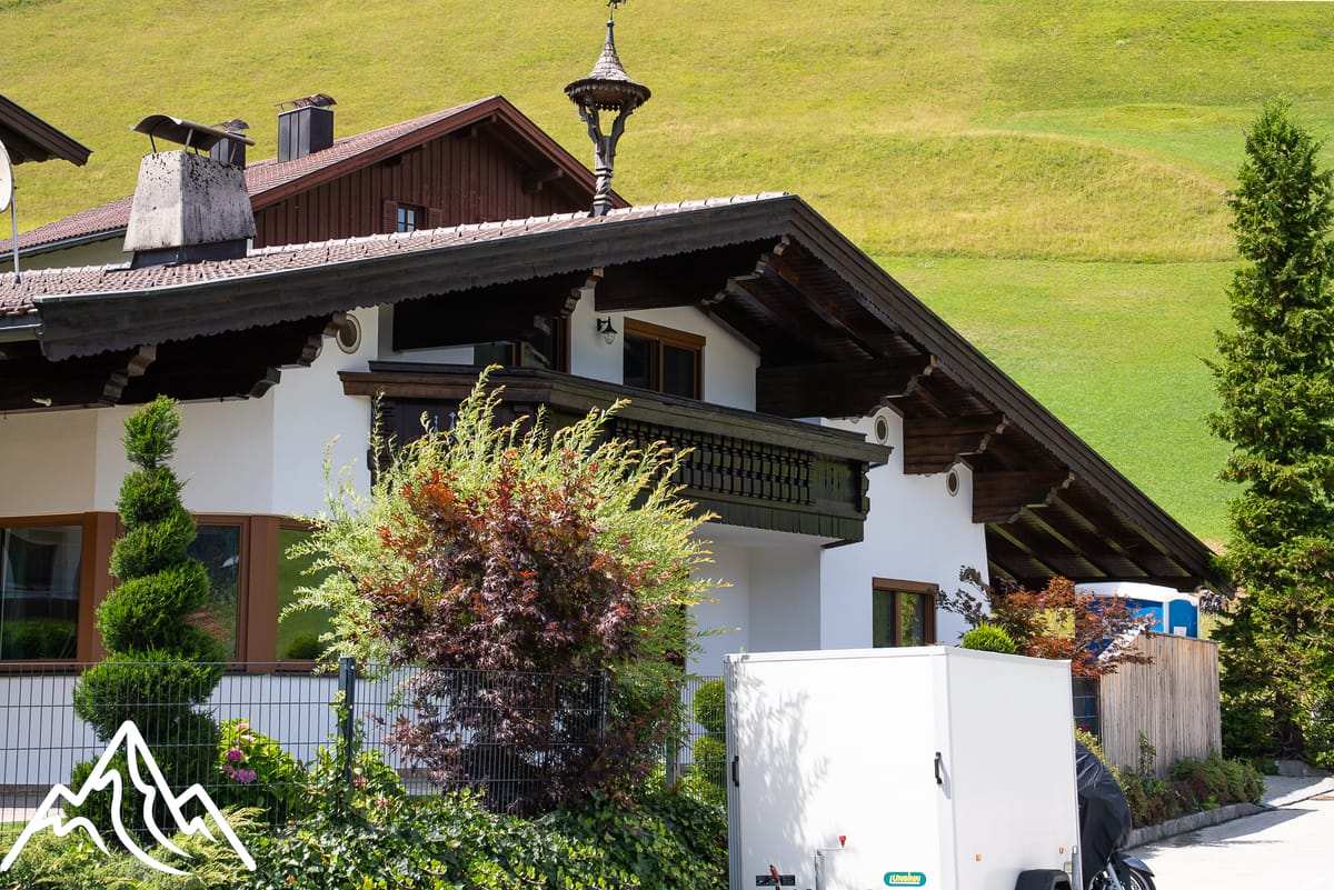 Landhaus im Ortsverband (Fassade)