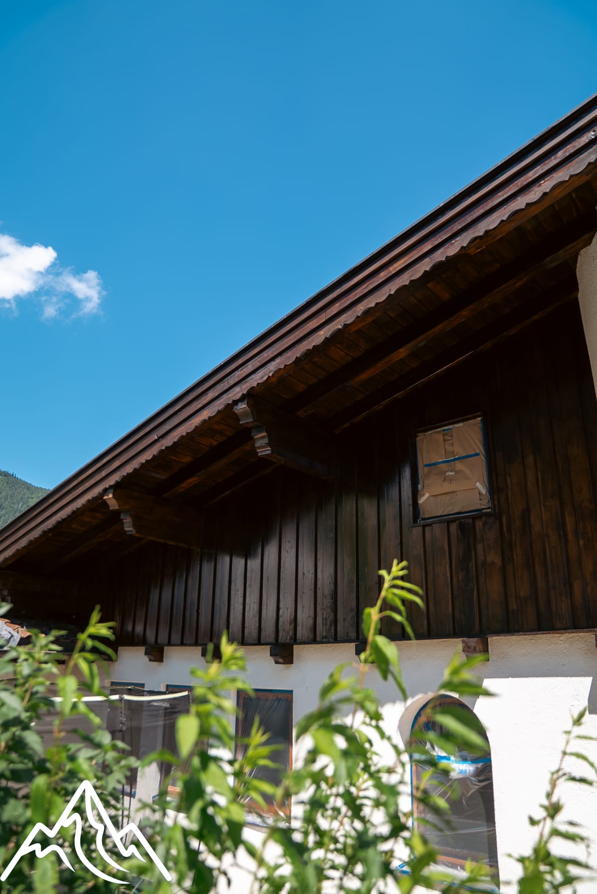 Giebelverschalung (Holz & Lasur)